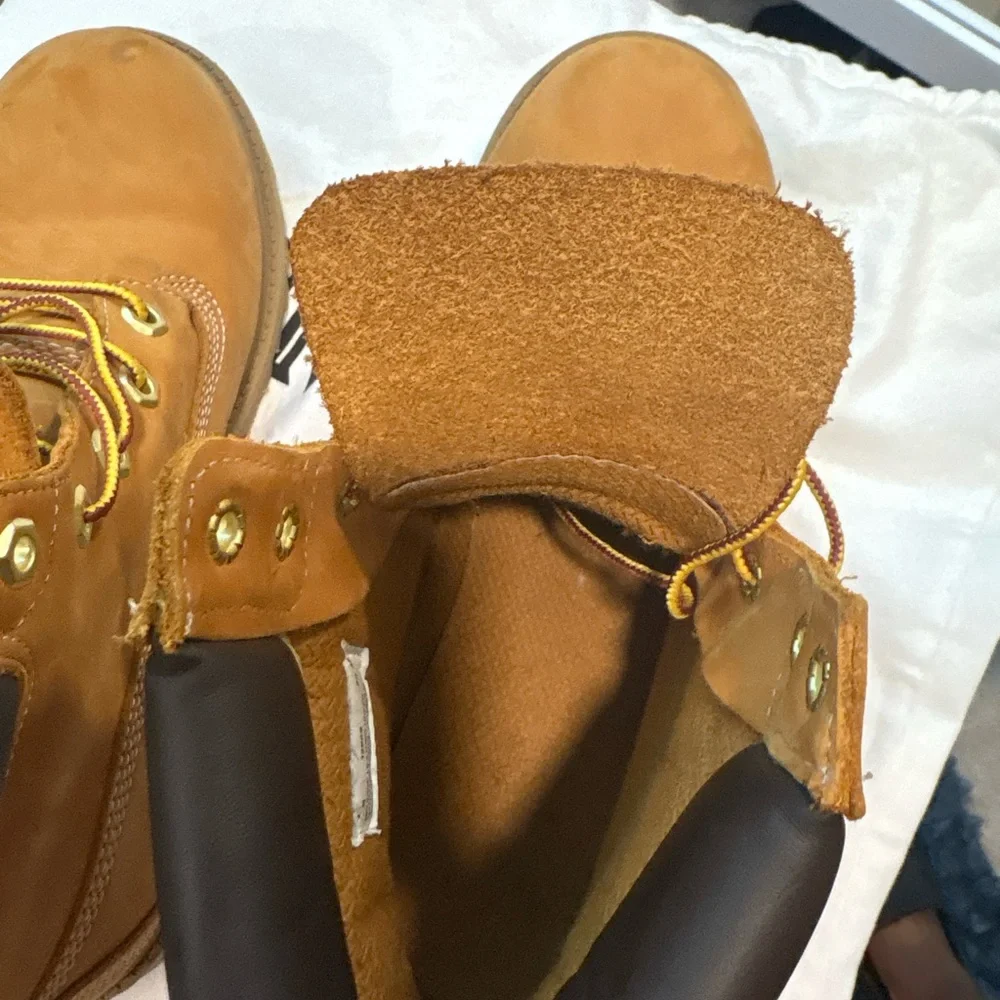 Timberland Men’s 6-Inch Wheat Leather Boots